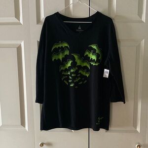 Disney Parks 3/4 sleeve 2017 Walt Disney World women’s top black green bats